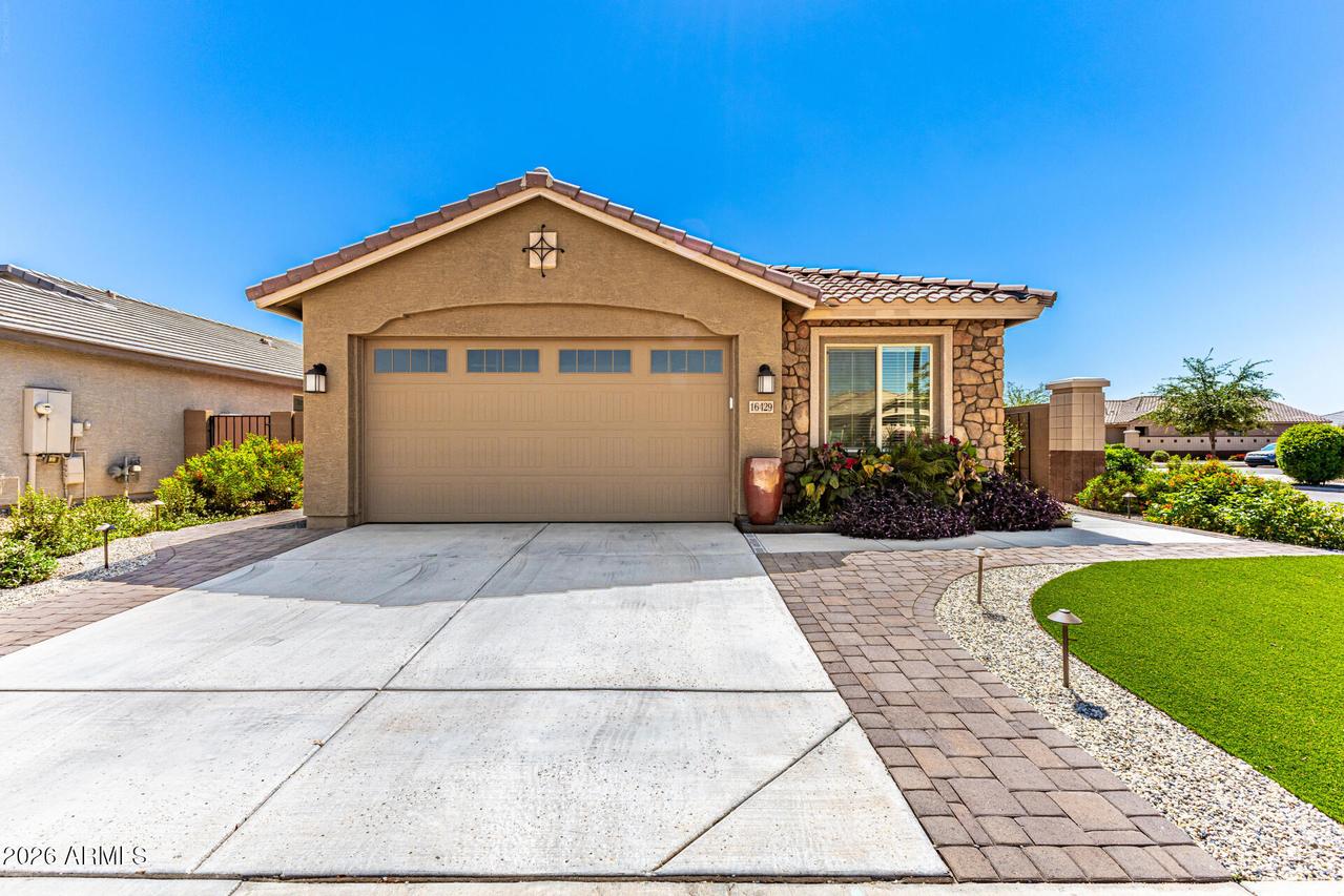 16429 W Saguaro Park Ln., Surprise, AZ 85387