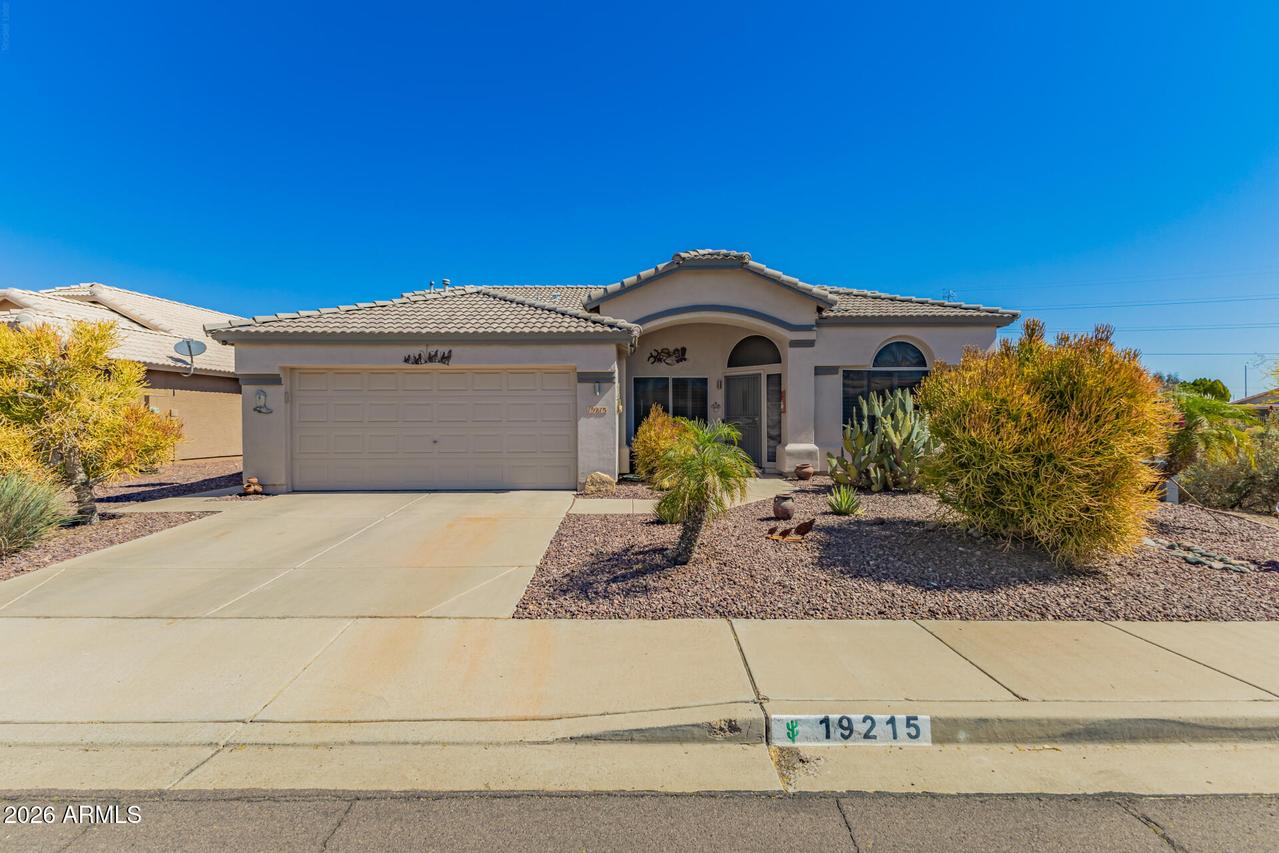 19215 N Coyote Lakes Pkwy., Surprise, AZ 85378