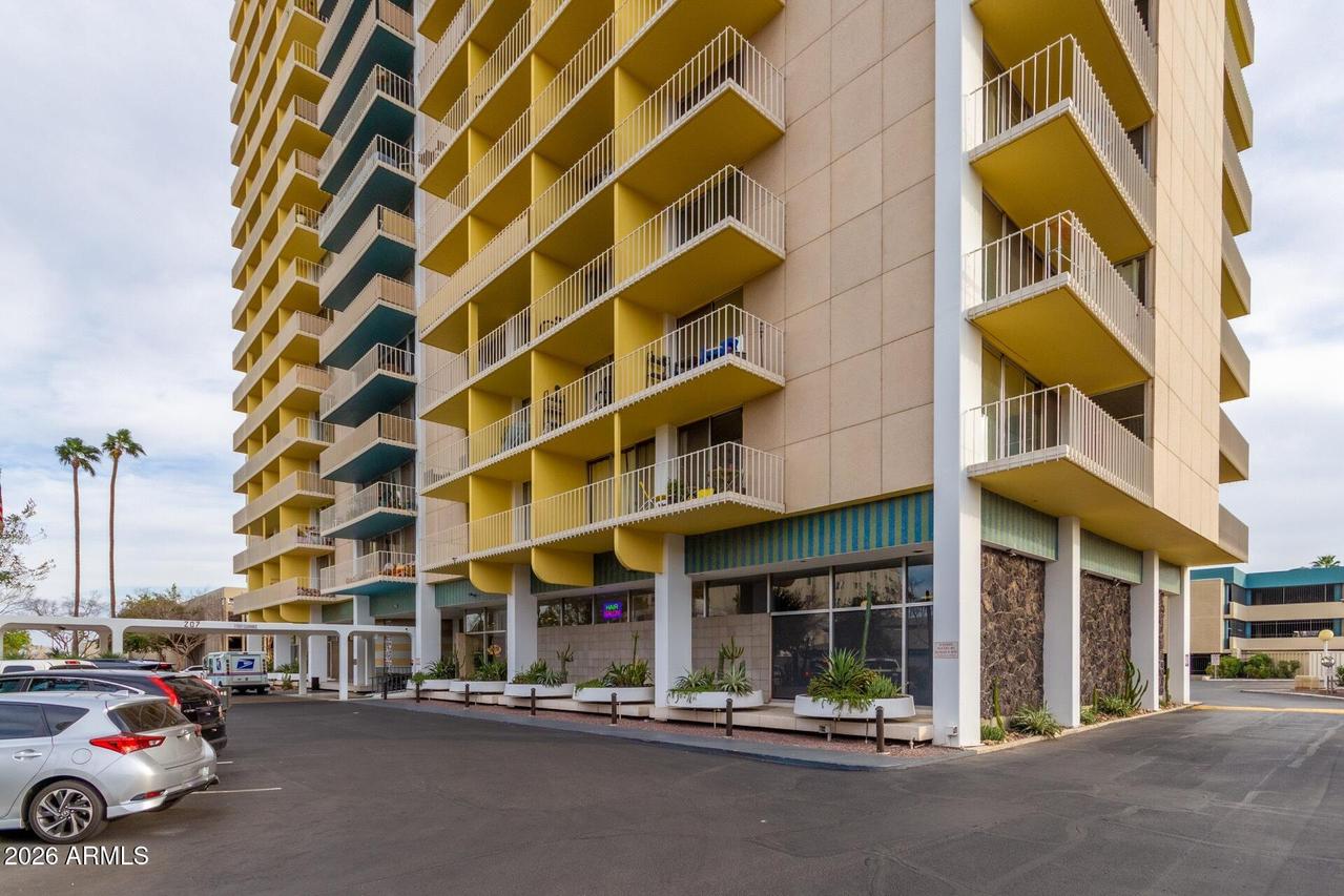 207 W Clarendon Ave. #16E, Phoenix, AZ 85013