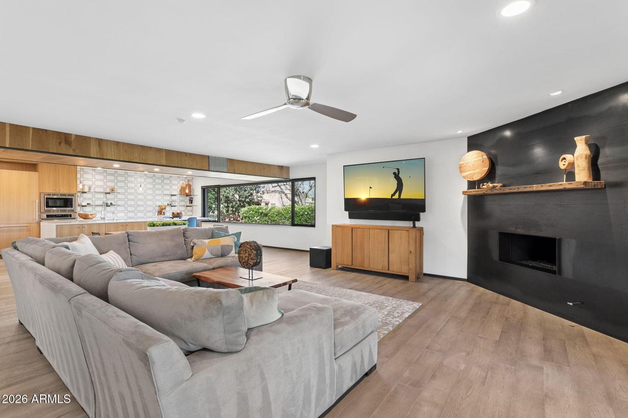 46 W Tam Oshanter Dr., Phoenix, AZ 85023