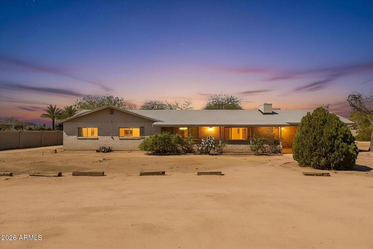 25814 N 17th Ave., Phoenix, AZ 85085