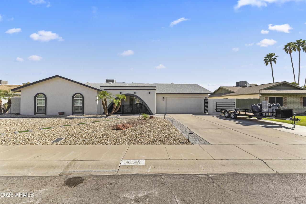 5129 W Echo Ln., Glendale, AZ 85302