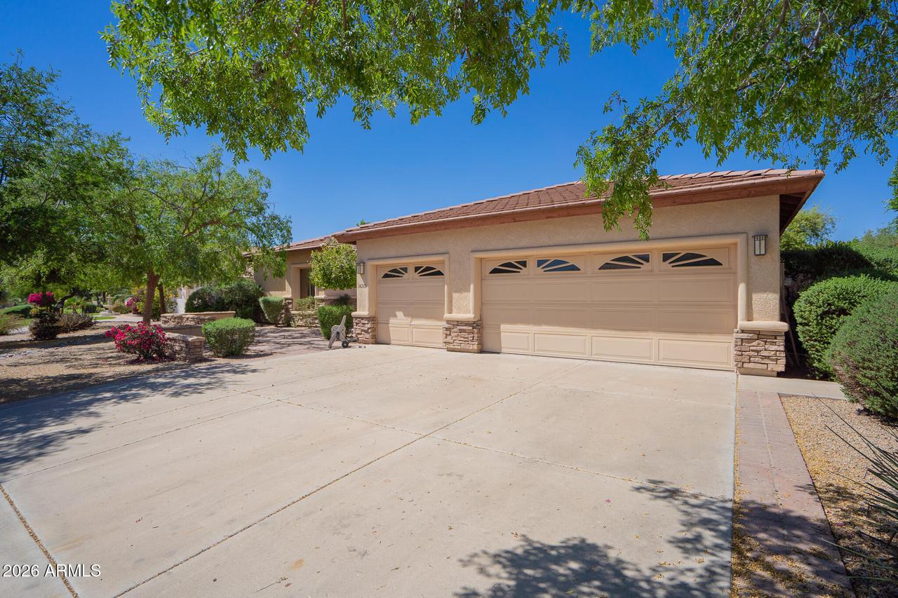 14210 W Greentree Dr., Litchfield Park, AZ 85340