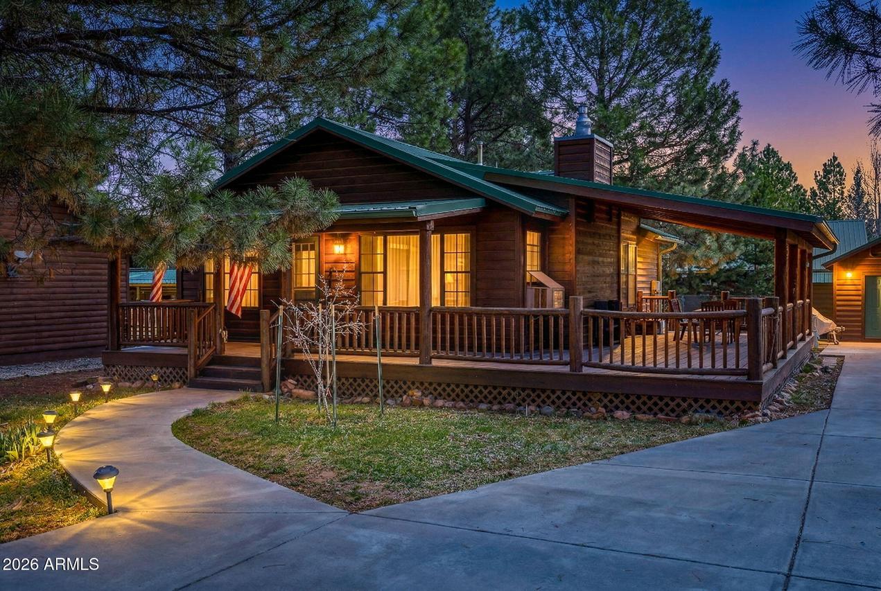 2690 Palomino Tr., Overgaard, AZ 85933