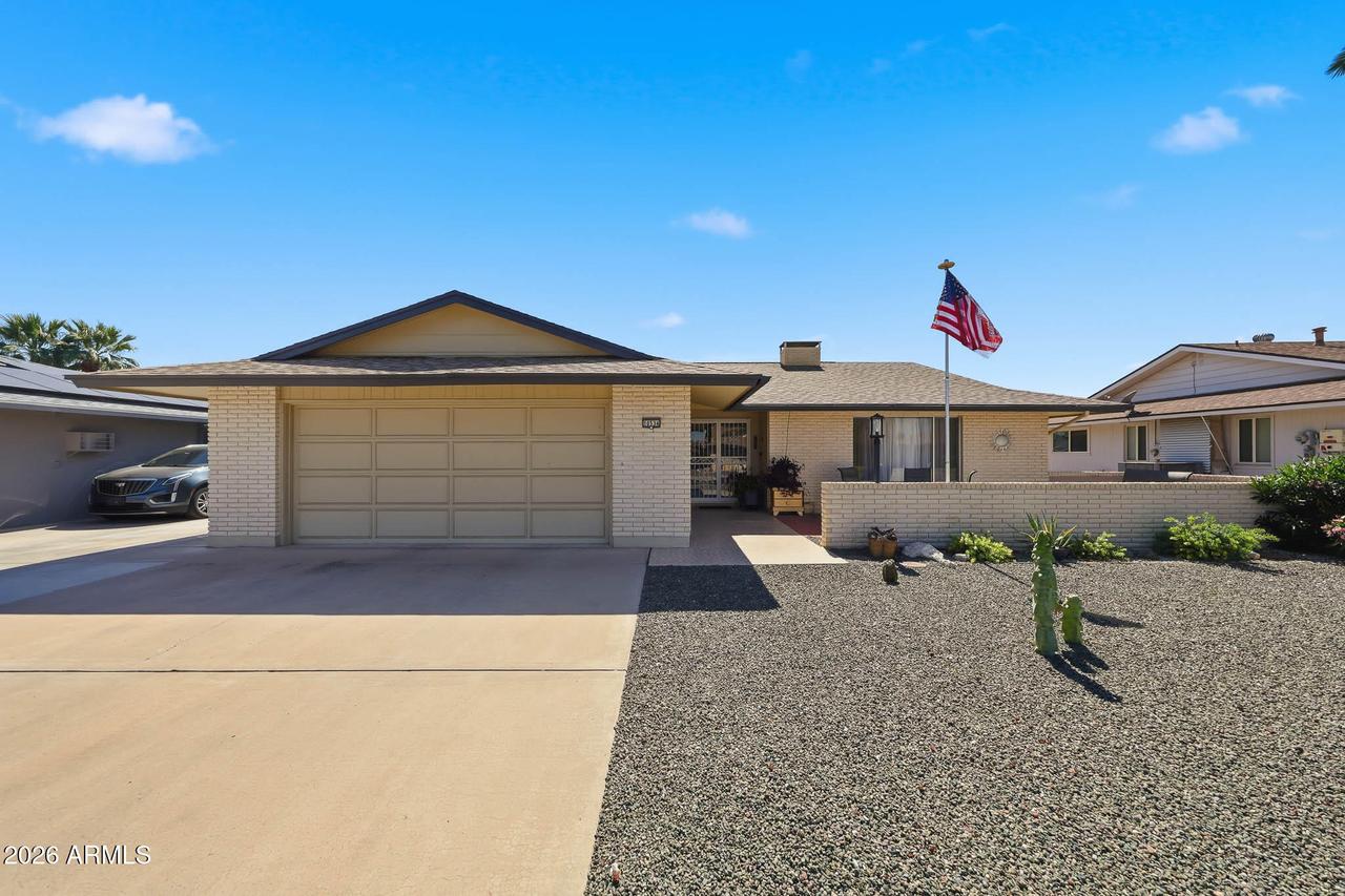 10534 W Desert Forest Cir., Sun City, AZ 85351