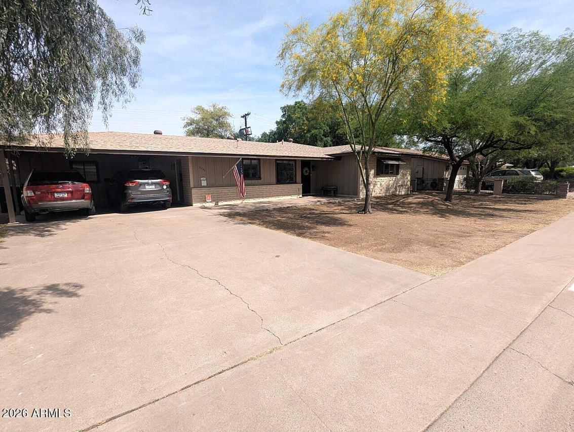 2240 W Berridge Ln., Phoenix, AZ 85015