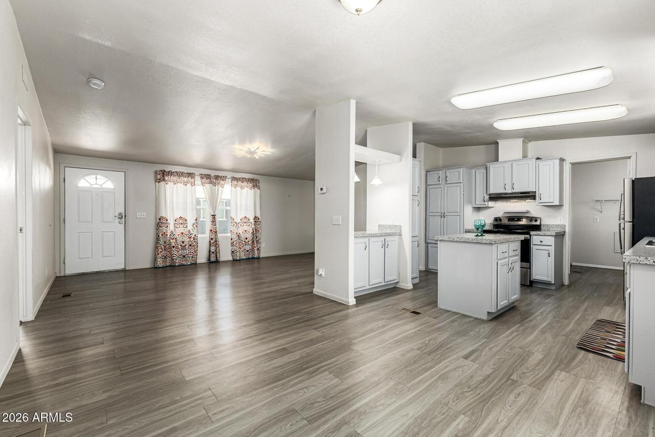 2200 N Delaware Dr. #69, Apache Junction, AZ 85120