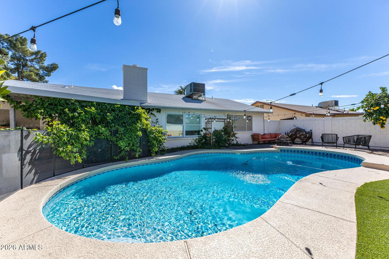 864 W Kilarea Ave., Mesa, AZ 85210