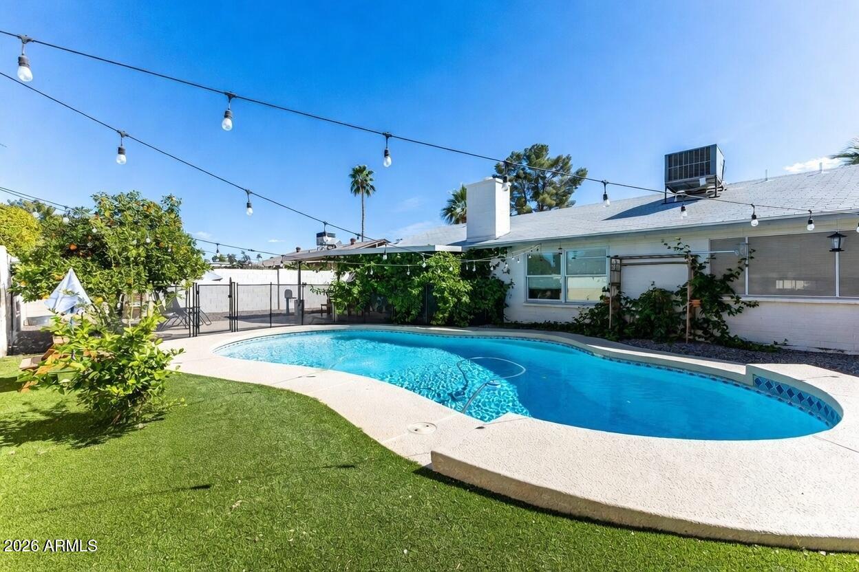 864 W Kilarea Ave., Mesa, AZ 85210