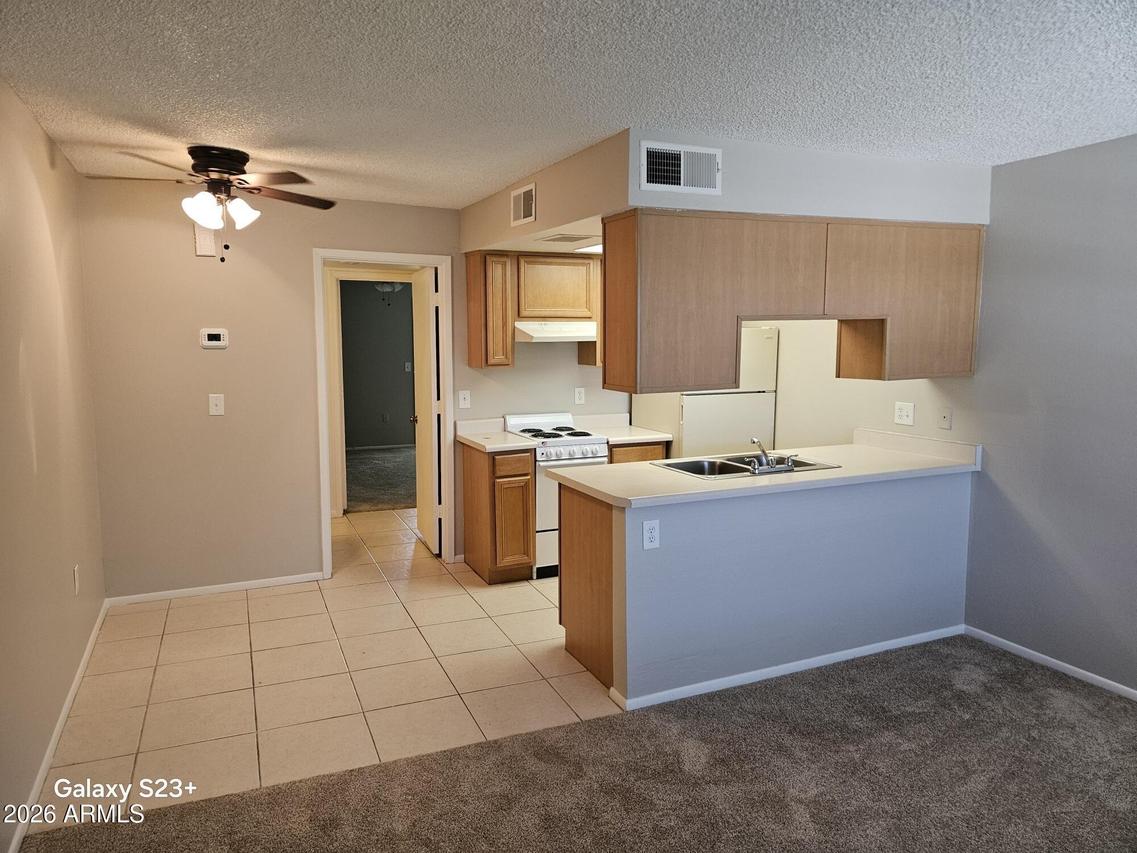 461 W Holmes Ave. #327, Mesa, AZ 85210