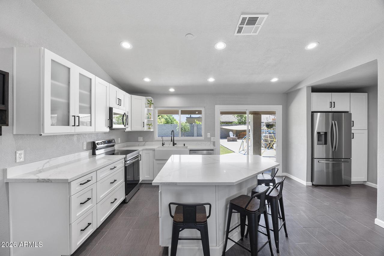 7113 E Inglewood St., Mesa, AZ 85207