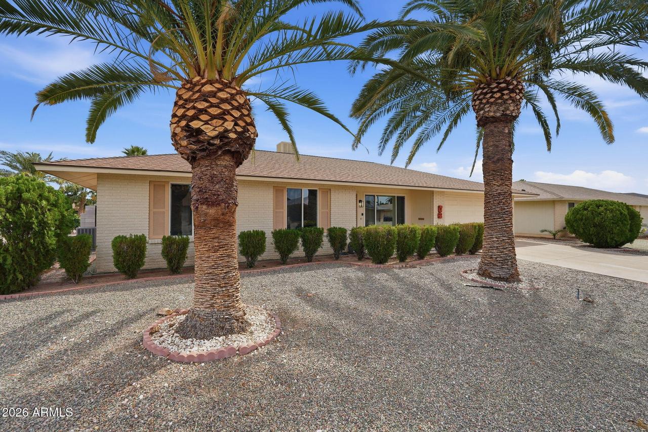 10733 W Hutton Dr., Sun City, AZ 85351