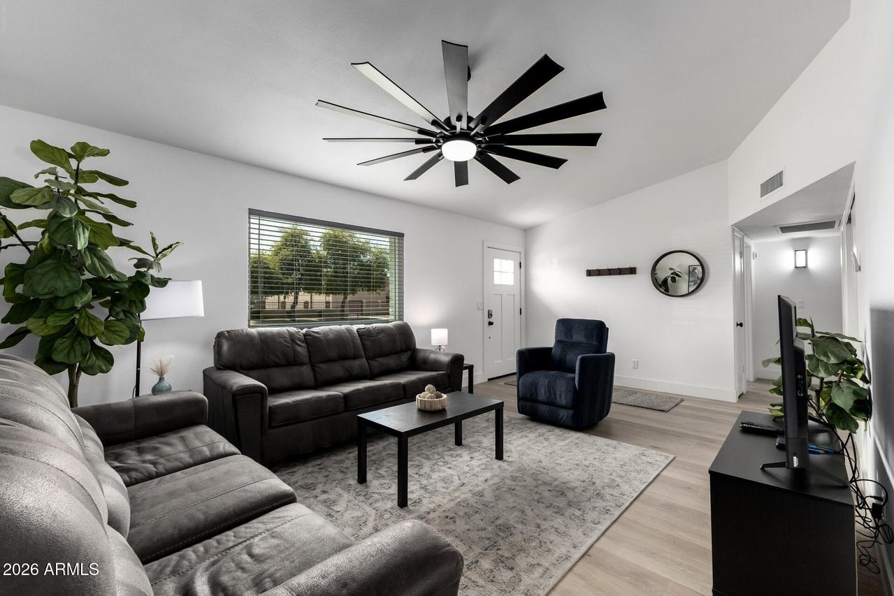 6620 W Cholla St., Glendale, AZ 85304