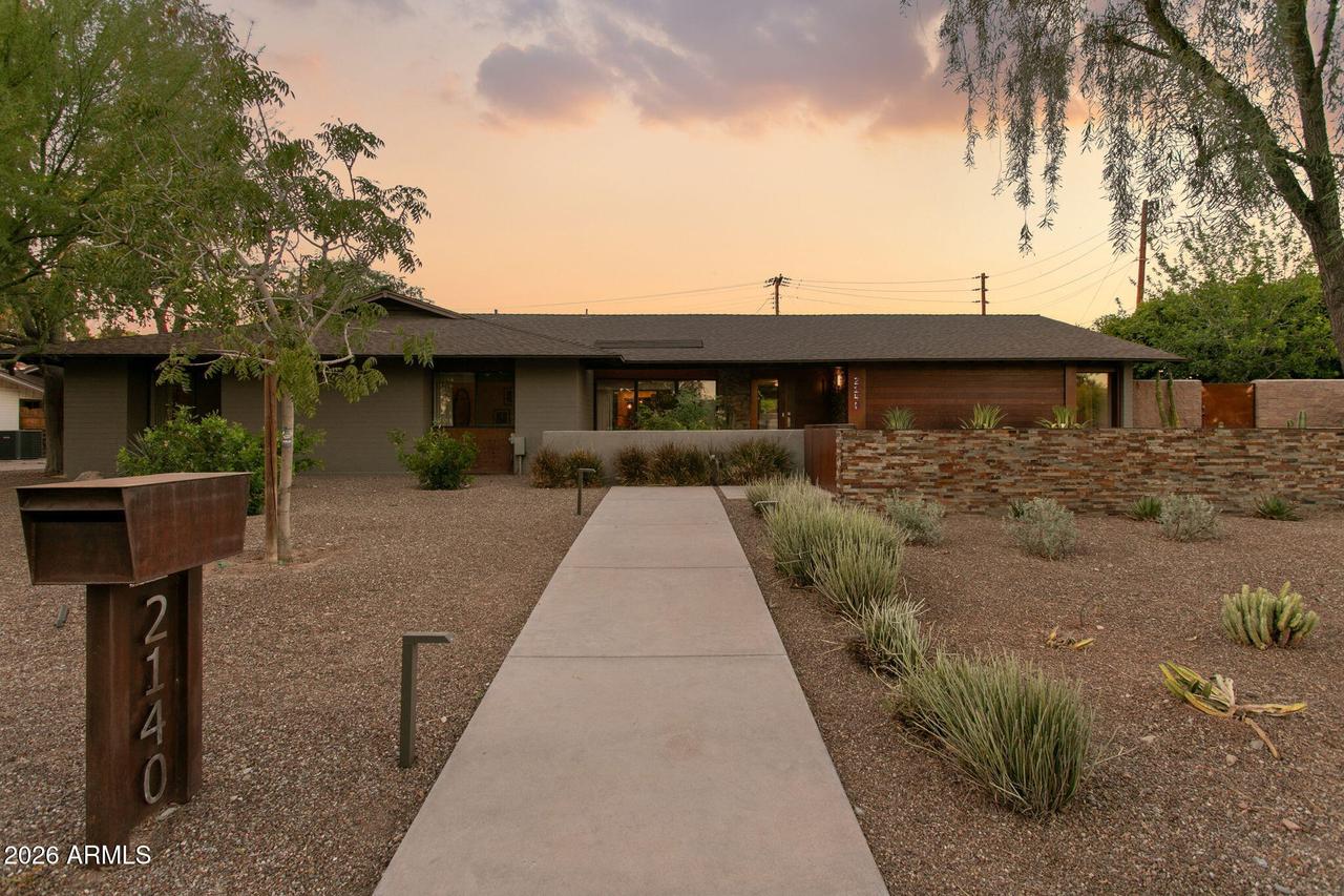 2140 E Solano Dr., Phoenix, AZ 85016