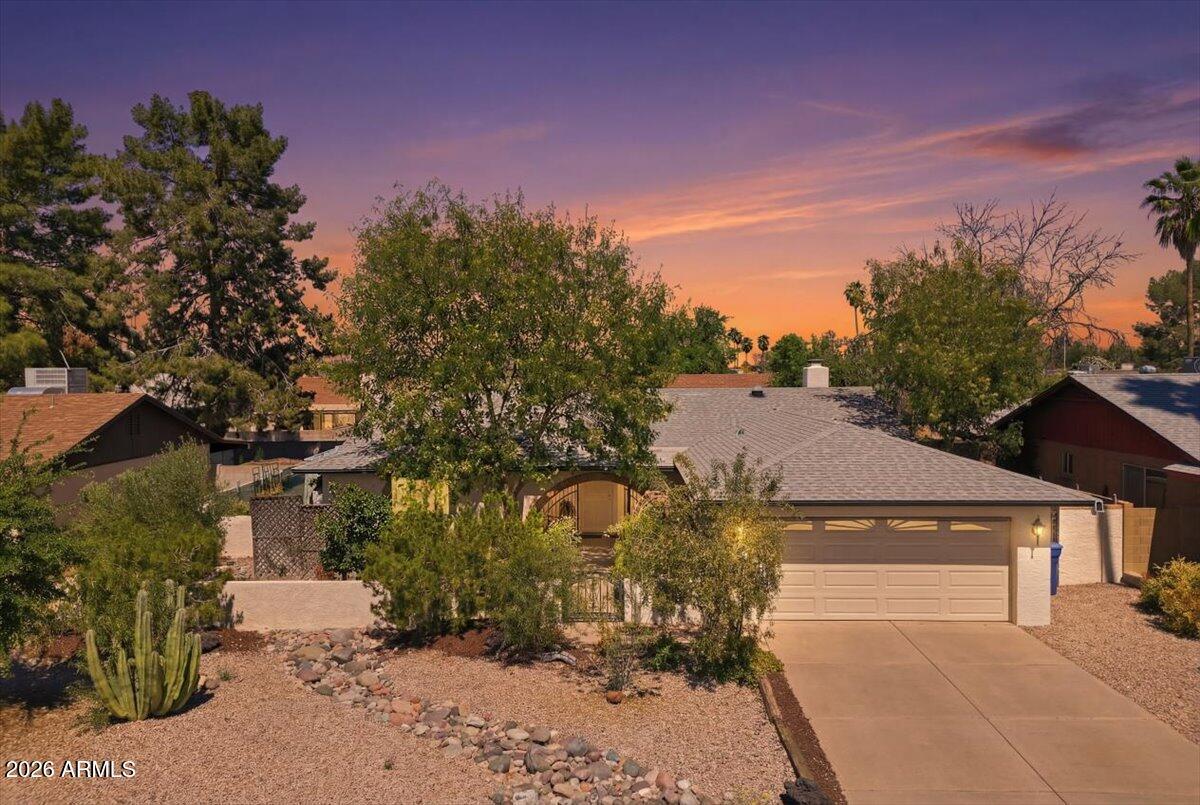 1208 W Loughlin Dr., Chandler, AZ 85224
