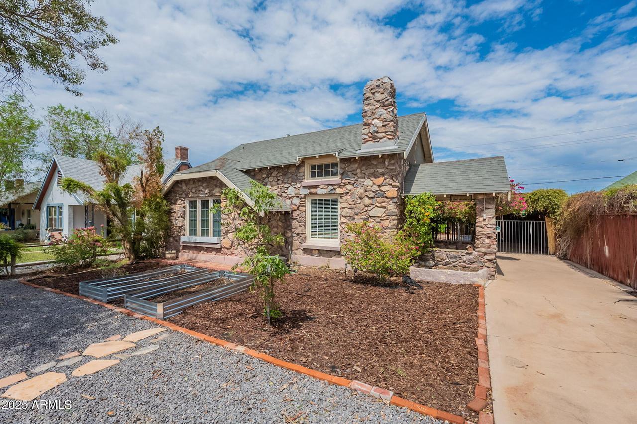 1922 W Holly St., Phoenix, AZ 85009