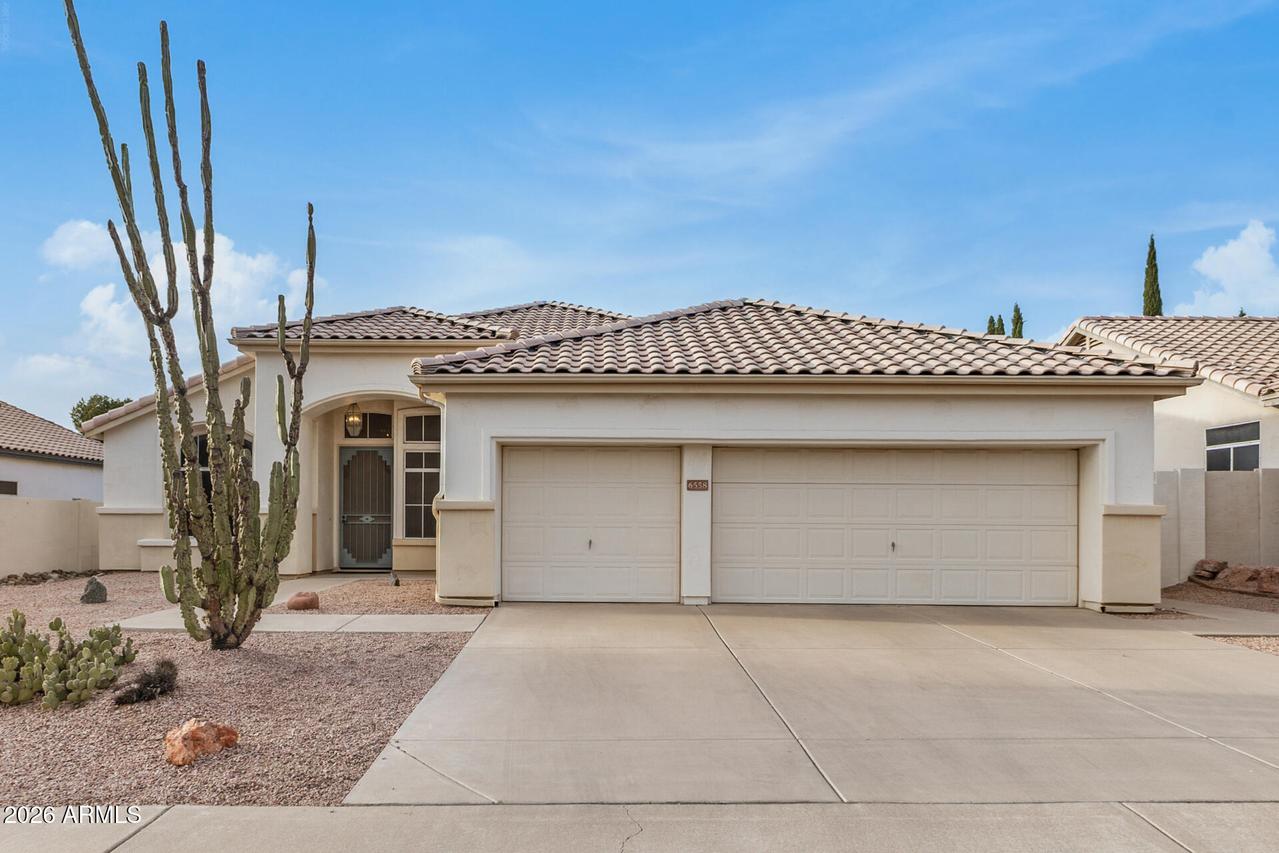 6558 E Roland St., Mesa, AZ 85215