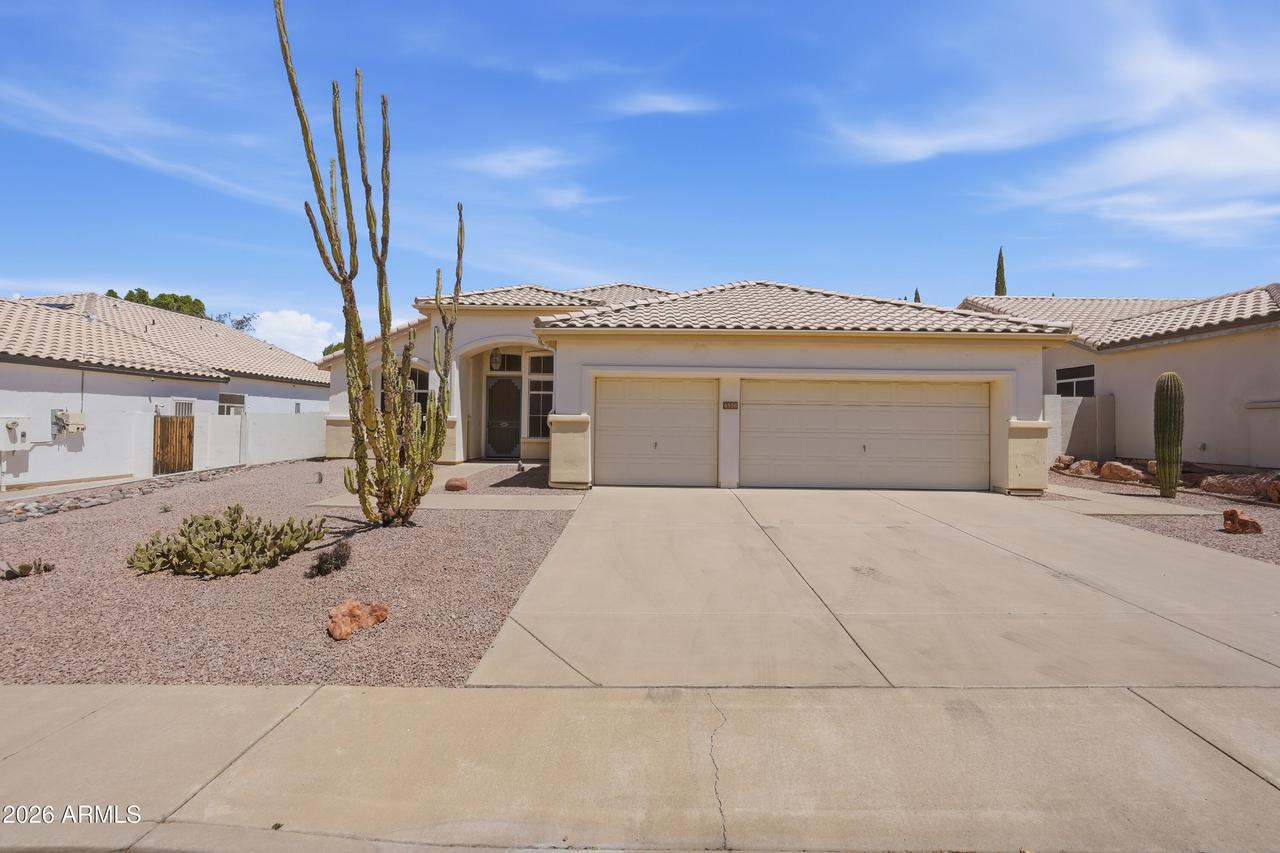 6558 E Roland St., Mesa, AZ 85215