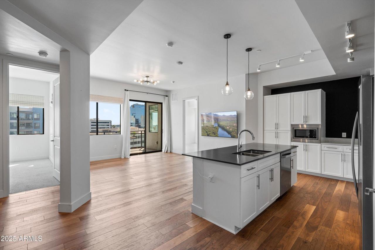 3131 N Central Ave. #6002, Phoenix, AZ 85012