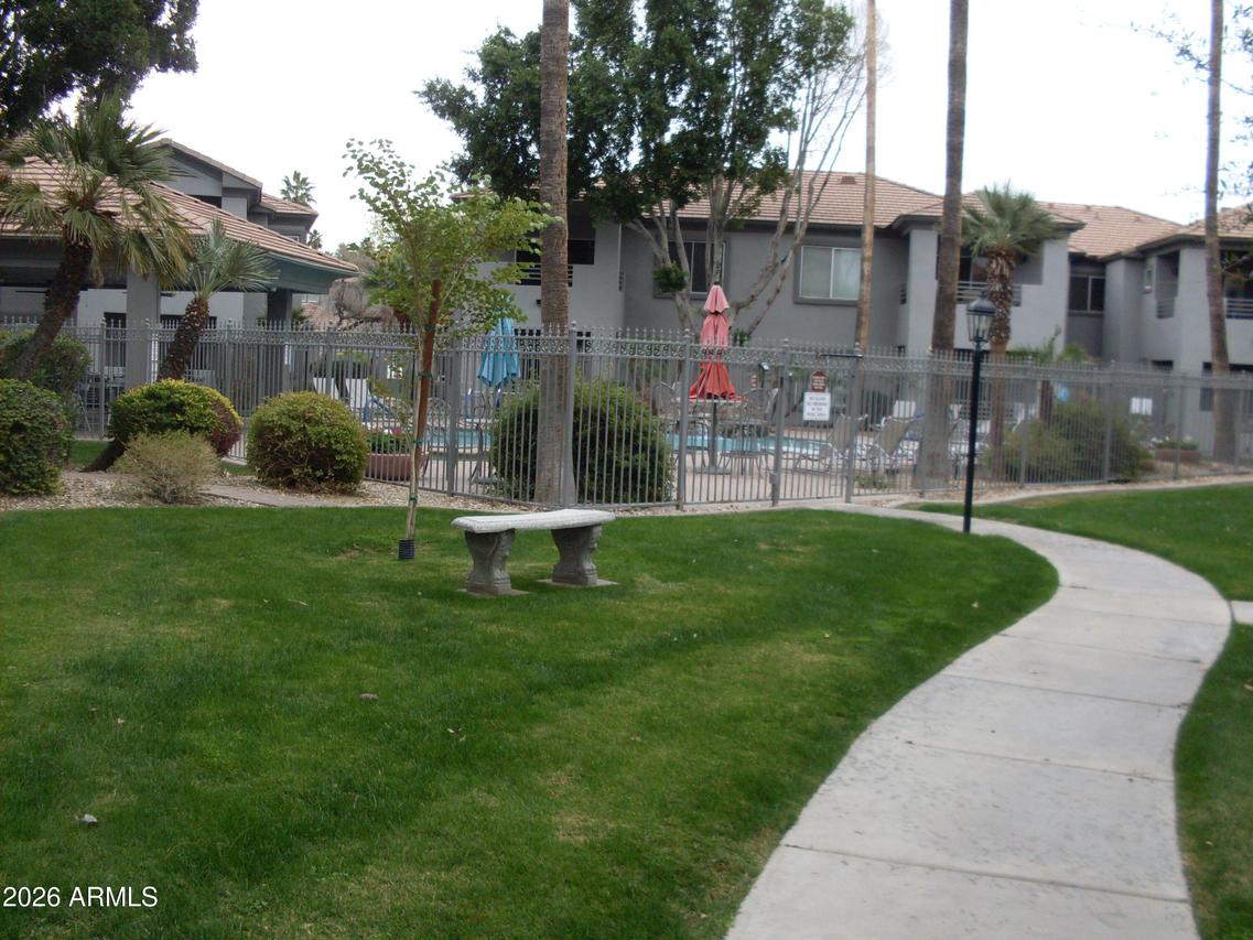 7401 W Arrowhead Clubhouse Dr. #1001, Glendale, AZ 85308