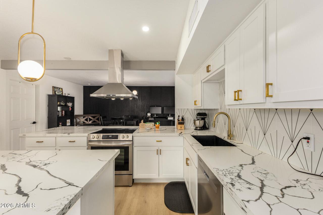 1560 N Freeman, Mesa, AZ 85201