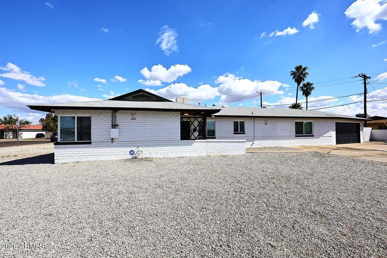 2002 W Turney Ave., Phoenix, AZ 85015