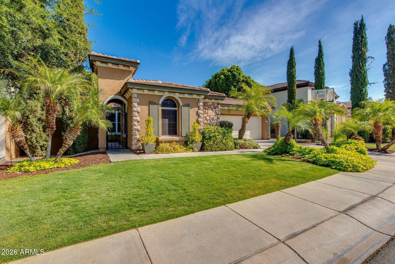 904 E Mead Dr., Chandler, AZ 85249