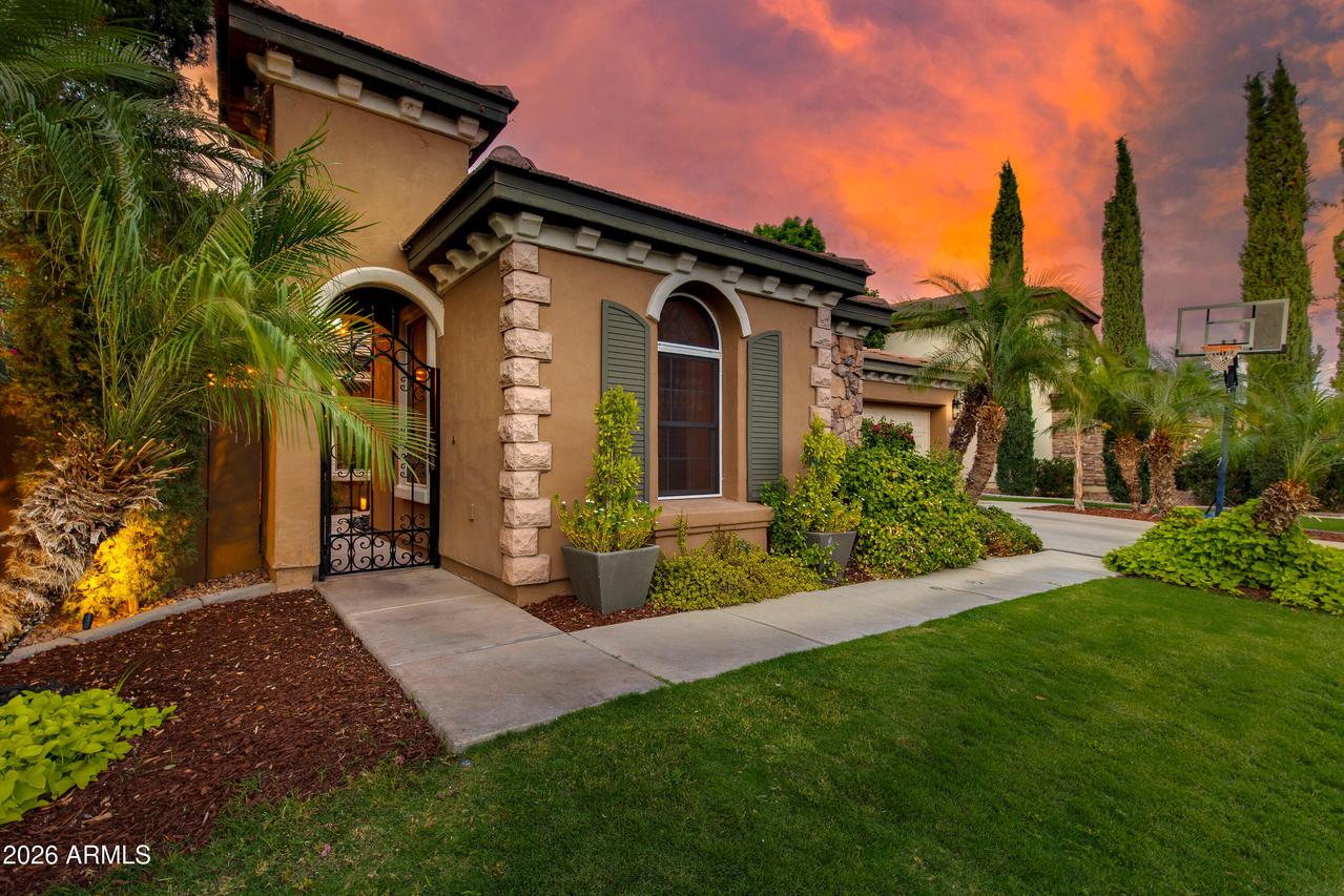 904 E Mead Dr., Chandler, AZ 85249