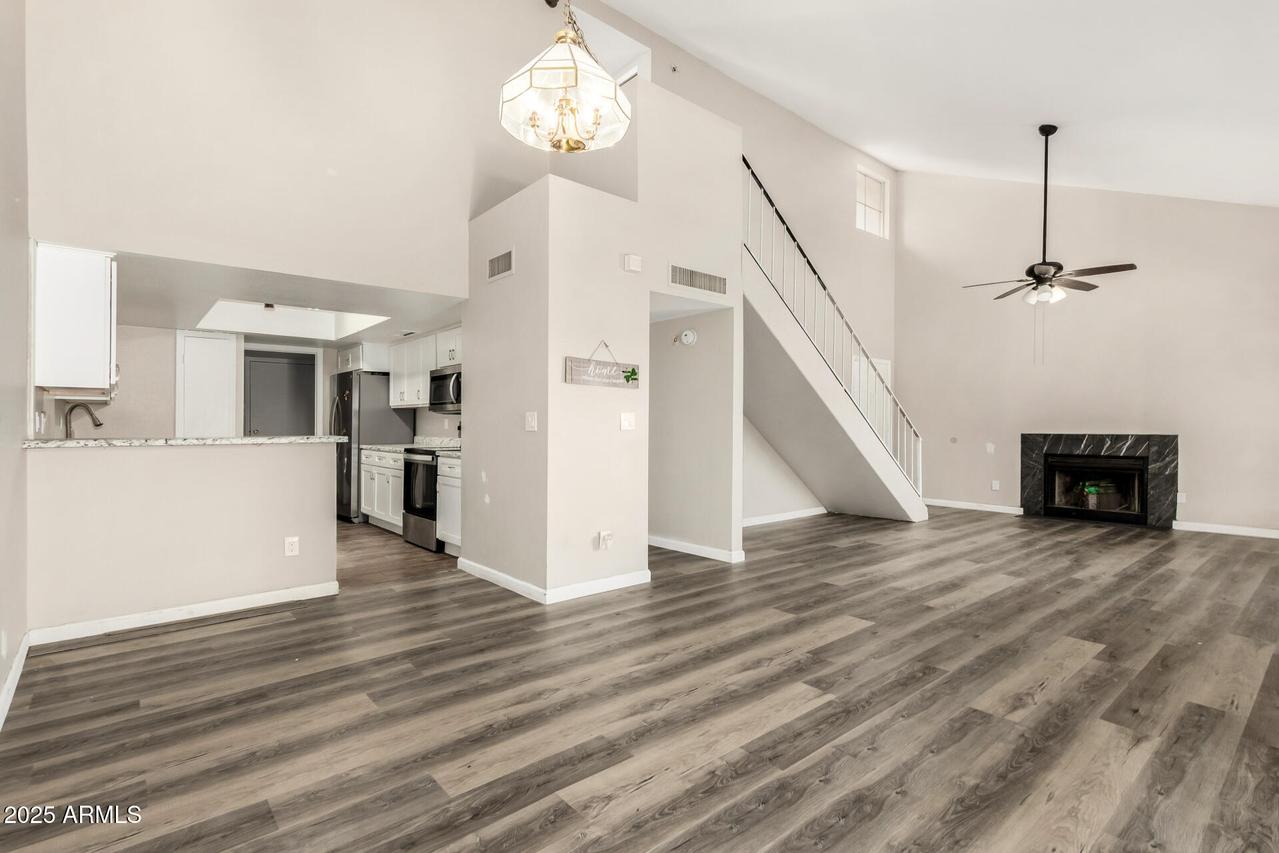 11226 N 81st Ave., Peoria, AZ 85345