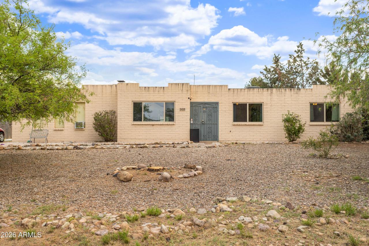 5450 E Brickey Dr., Hereford, AZ 85615