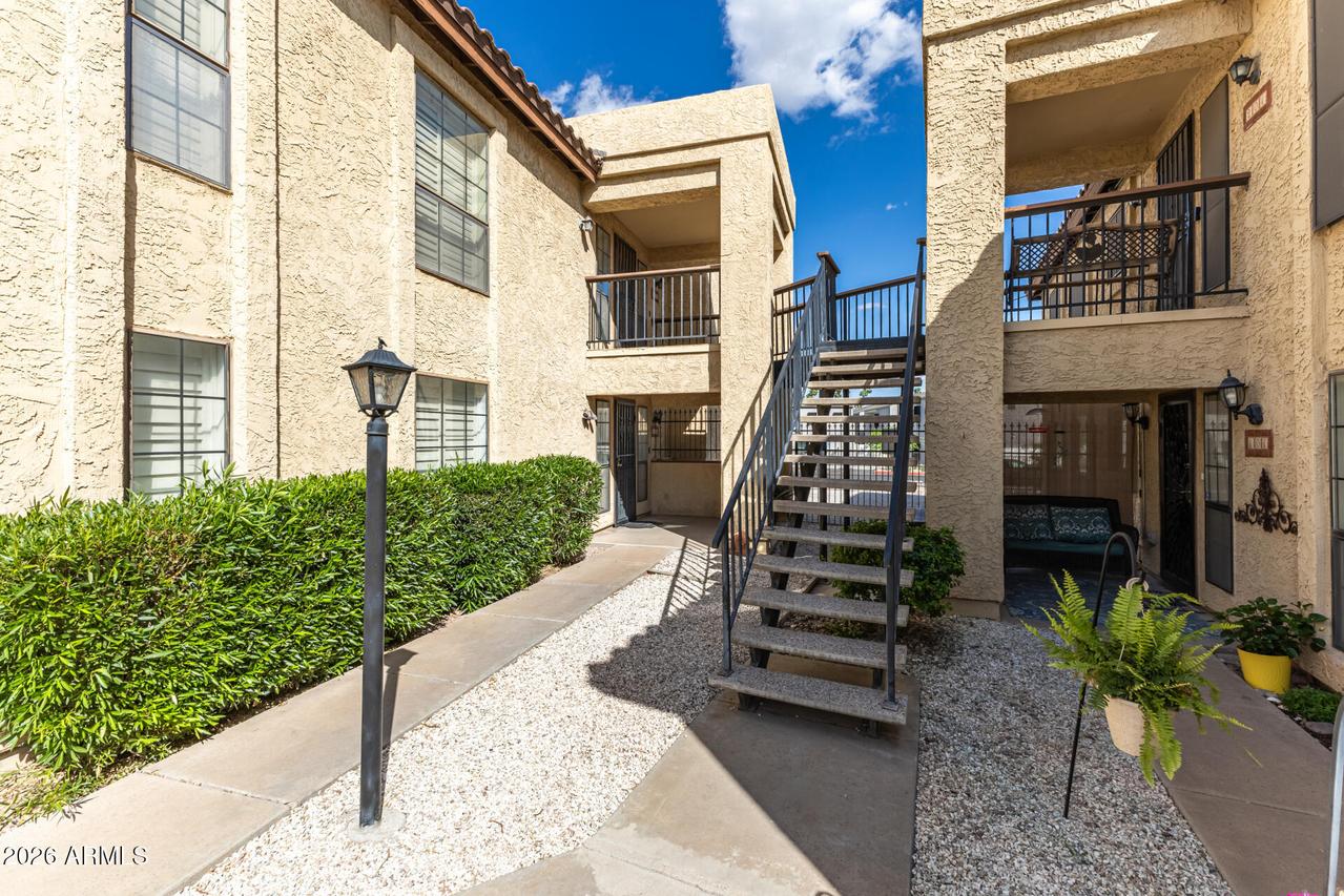 8231 N 21st Dr. #E208, Phoenix, AZ 85021