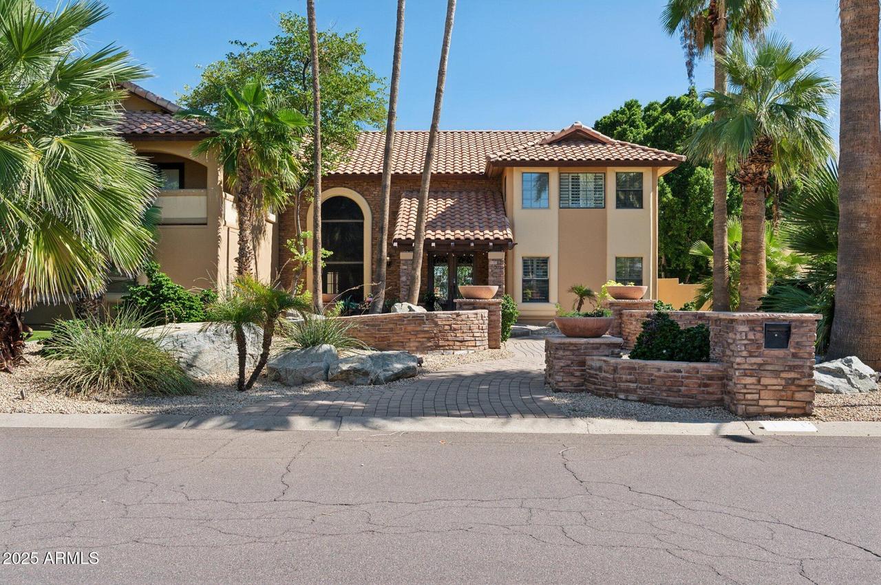 11621 S Blackfoot Dr., Phoenix, AZ 85044