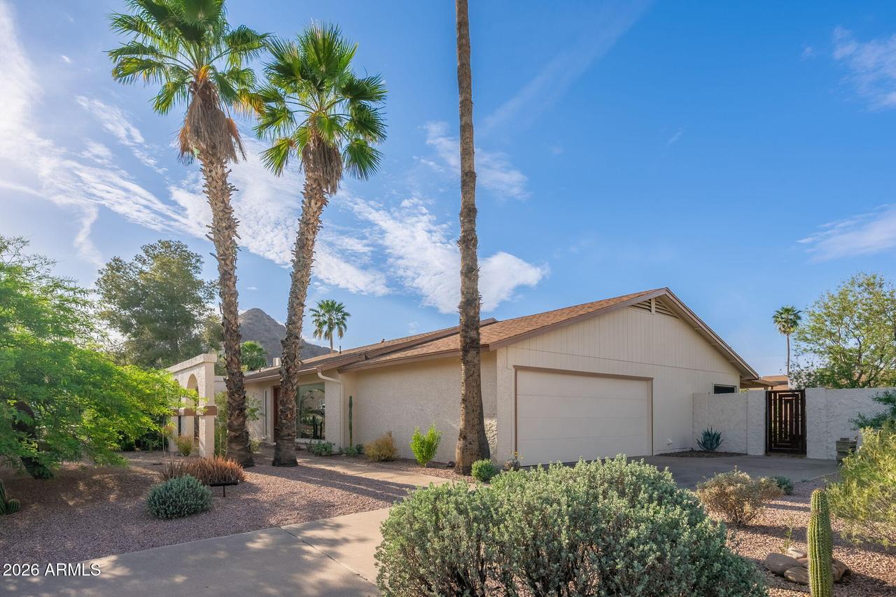 2346 E Mescal St., Phoenix, AZ 85028