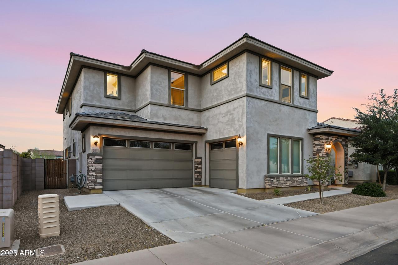 114 E Pasaro Dr., Phoenix, AZ 85085