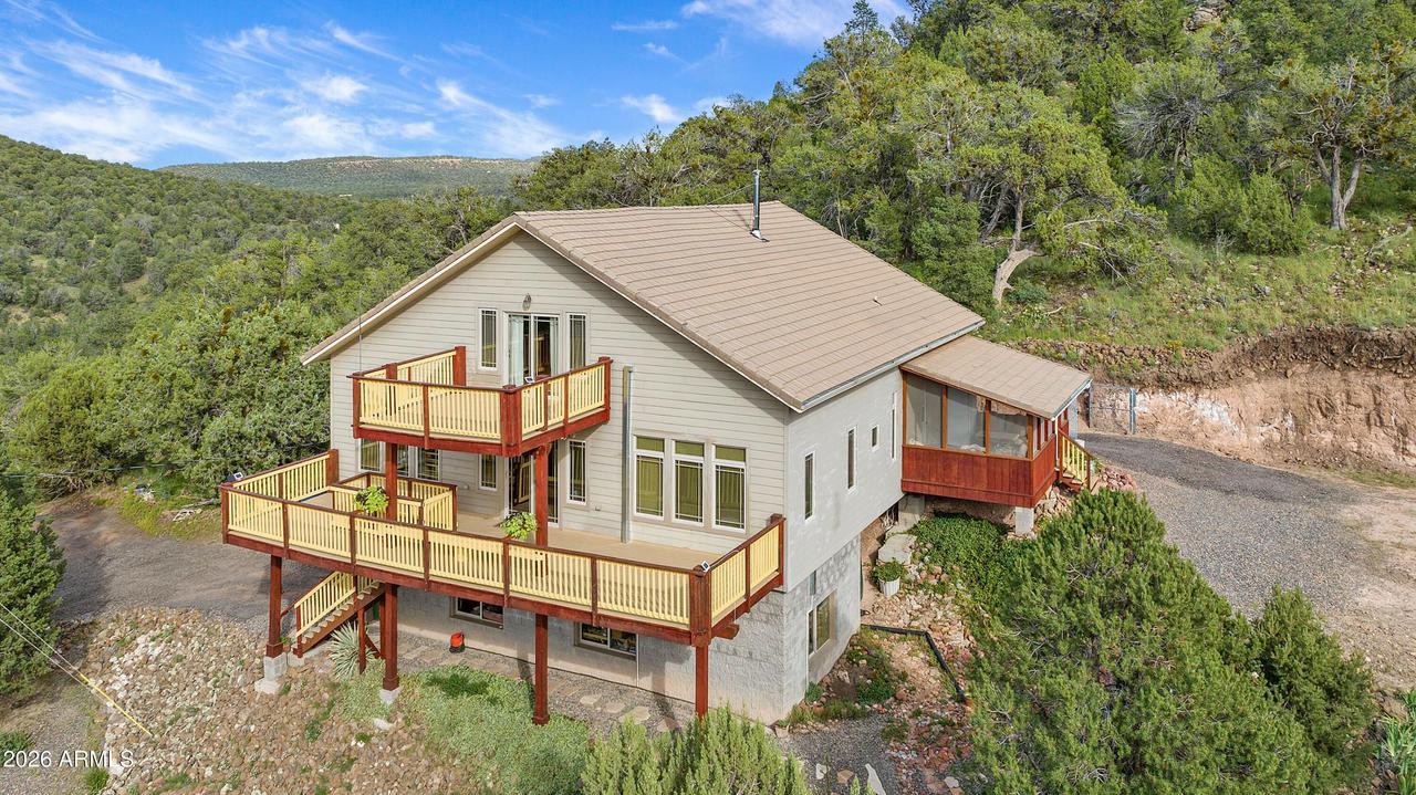 32957 W Bucks Rd., Seligman, AZ 86337