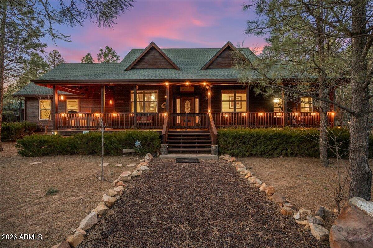 2952 N Country View Ln., Overgaard, AZ 85933