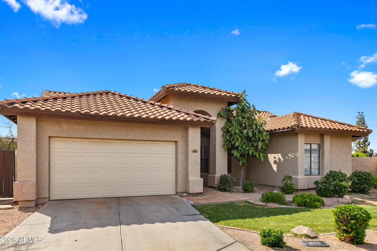 1202 E Greenway Cir., Mesa, AZ 85203