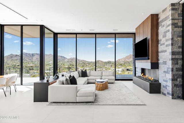 New Homes with Master Bedrooms on the 1st Floor That Attend Kiva Elementary School: March 28th to April 3rd