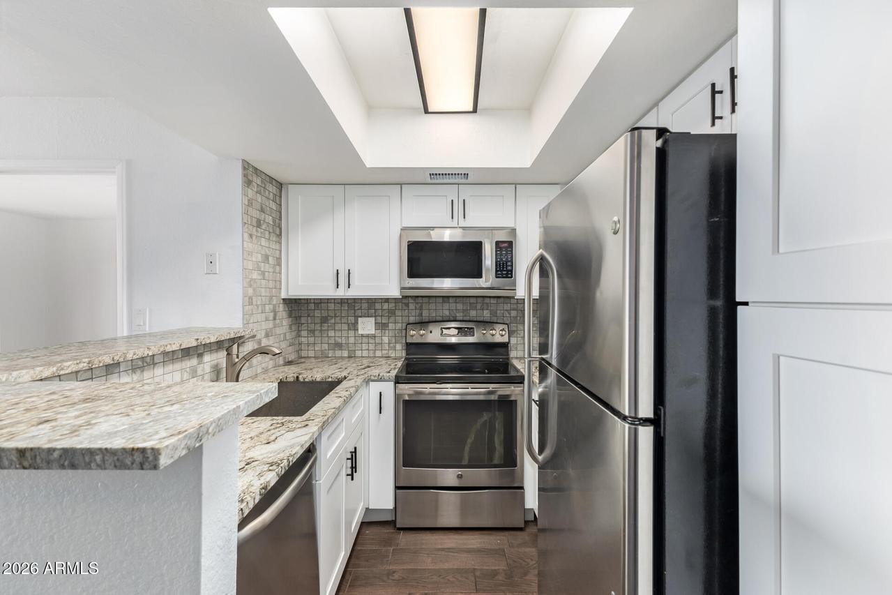 3601 W Tierra Buena Ln. #271, Phoenix, AZ 85053