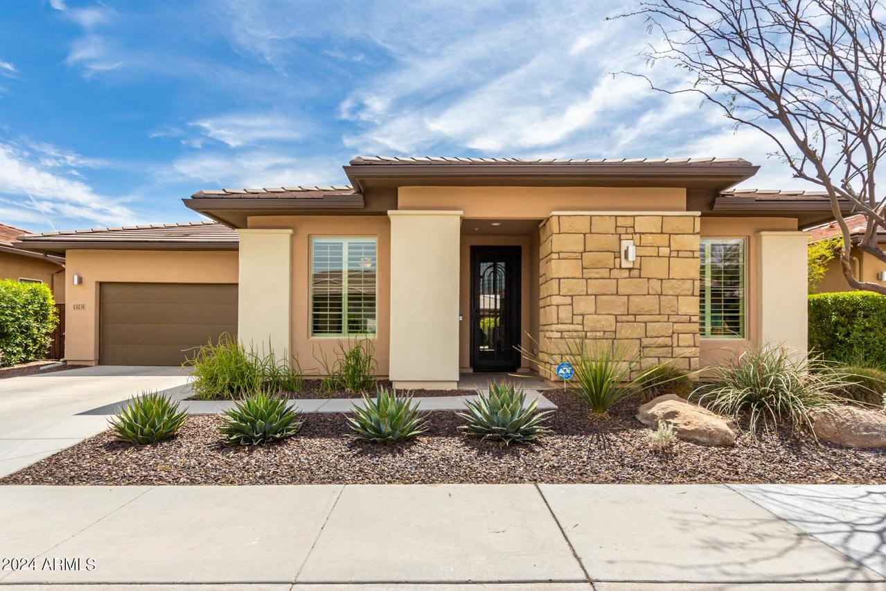 13231 W Hummingbird Ter., Peoria, AZ 85383