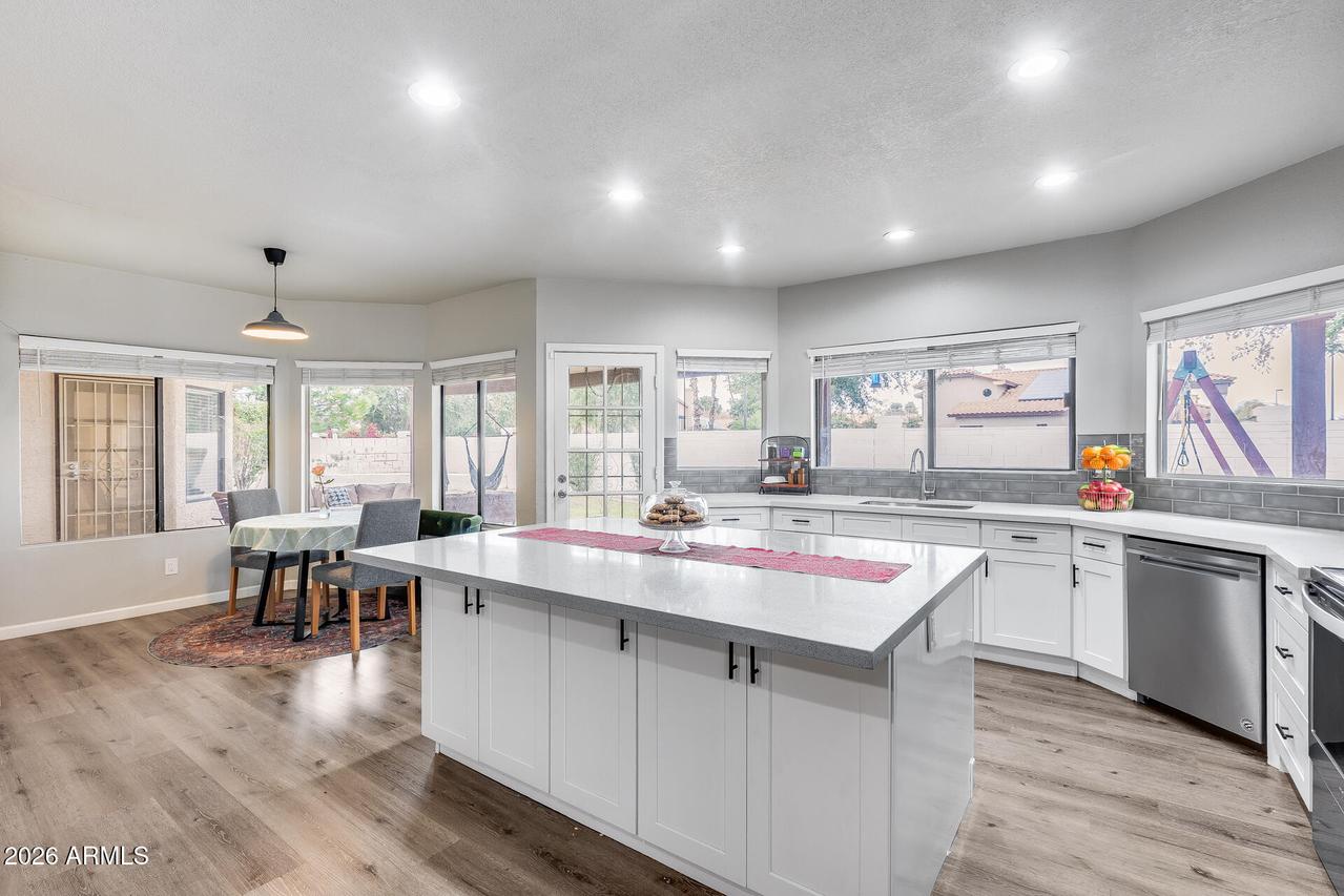 1042 W Newport Beach Dr., Gilbert, AZ 85233