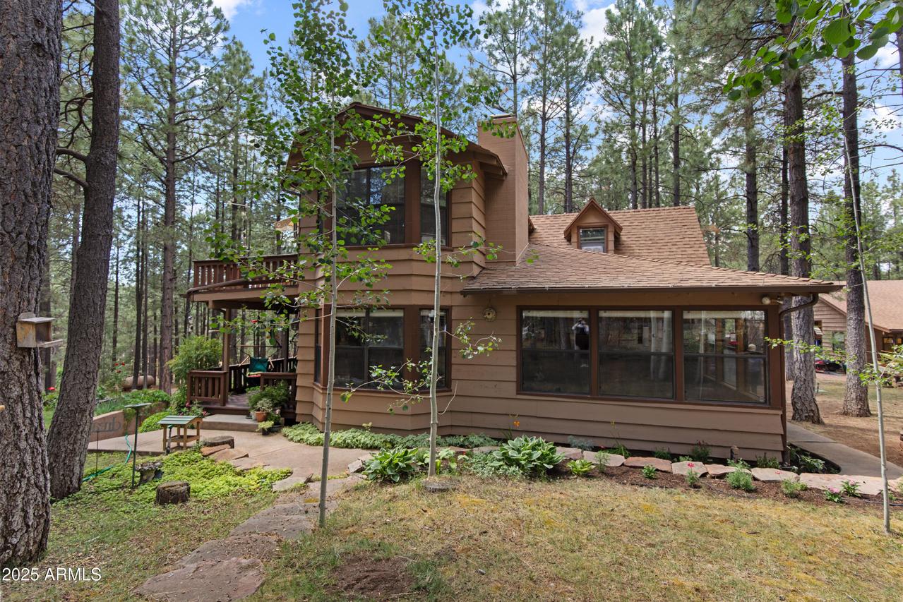 3910 Larson Loop, Forest Lakes, AZ 85931