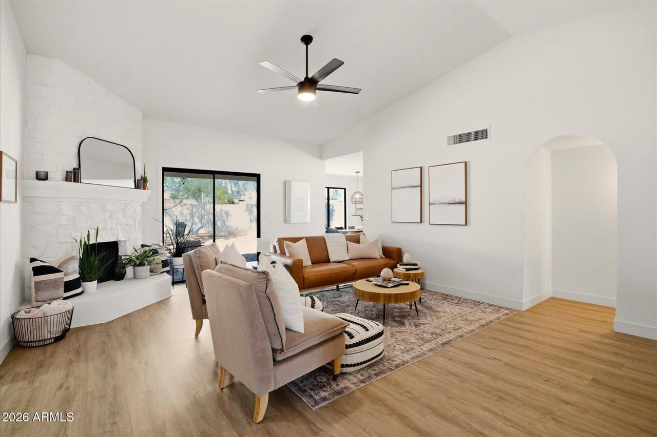 10690 E Mercer Ln., Scottsdale, AZ 85259