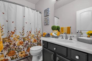 3917 E Carter Dr., Phoenix, AZ 85042