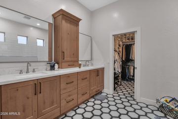 3917 E Carter Dr., Phoenix, AZ 85042