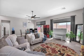 3917 E Carter Dr., Phoenix, AZ 85042