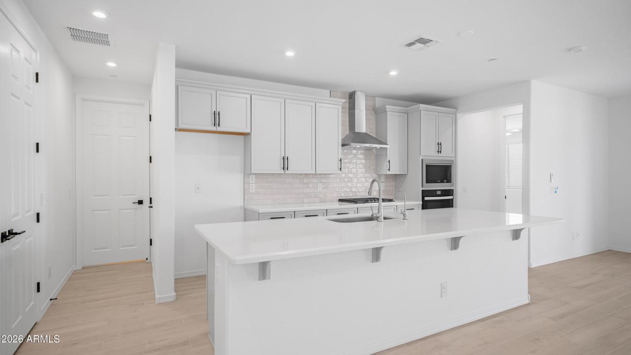 13362 W Eagle Feather Rd., Peoria, AZ 85383