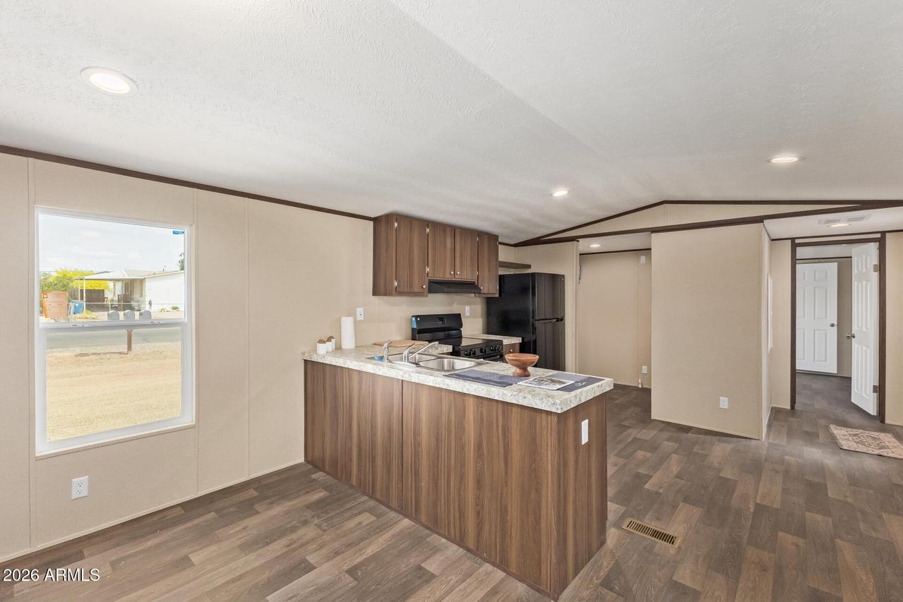 630 S Warner Dr., Apache Junction, AZ 85120