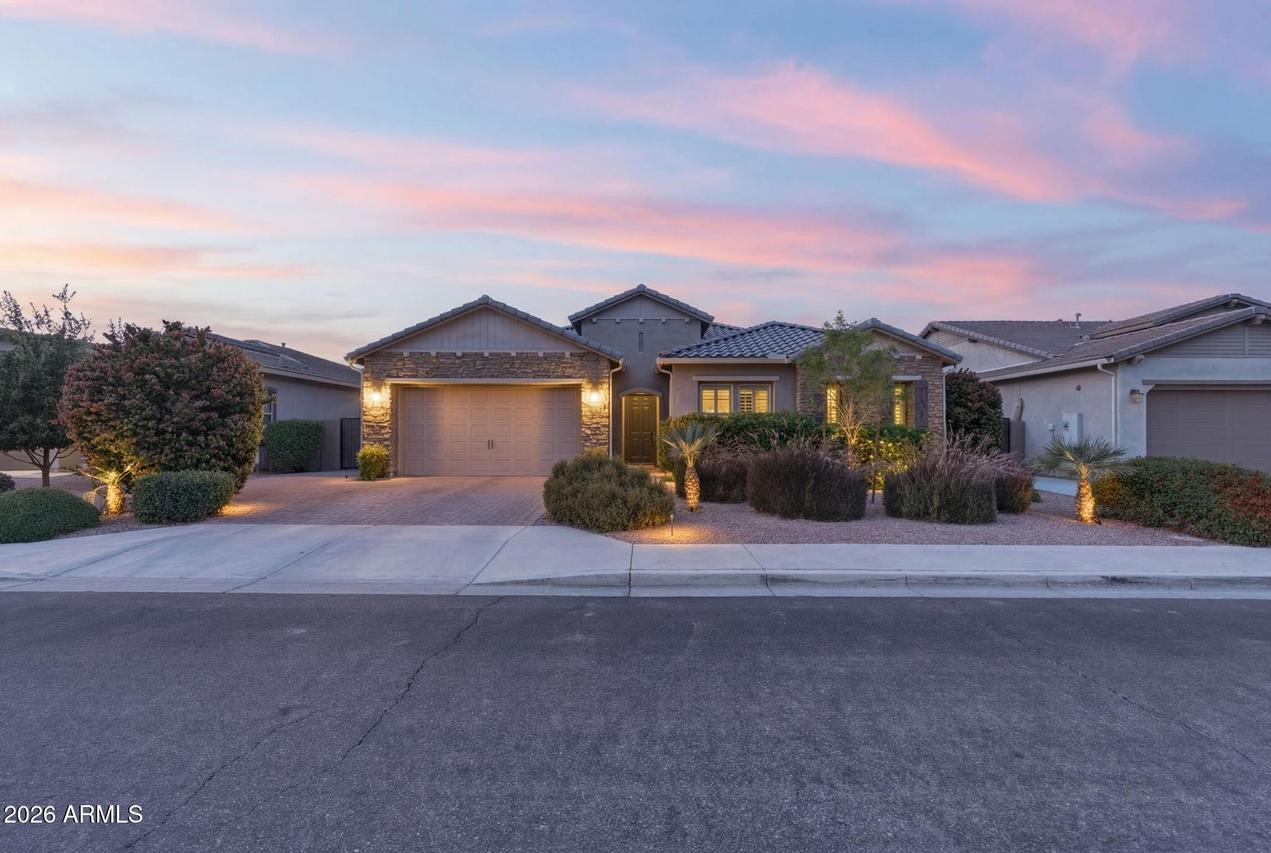 1104 E Knightsbridge Way, Gilbert, AZ 85297