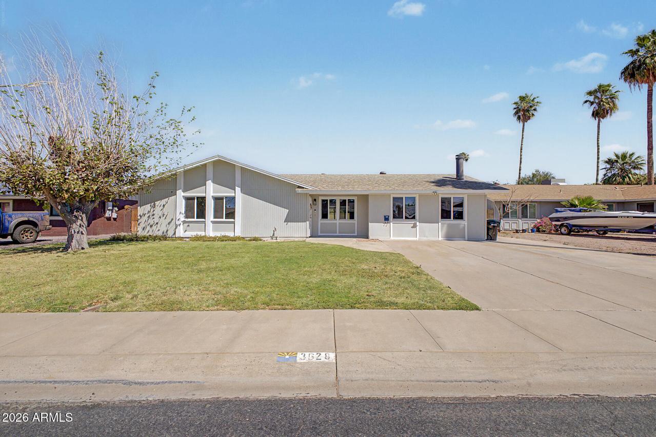 3628 W Banff Ln., Phoenix, AZ 85053